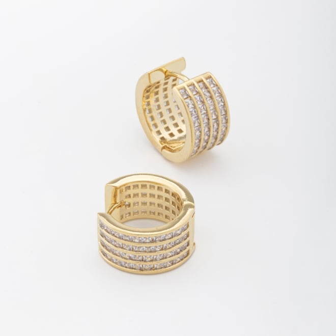 AC-0625 BRINCO BANHADO A OURO 18K EM FORMATO DE ARGOLA LARGA COM FILEIRAS EM ZIRCÔNIAS