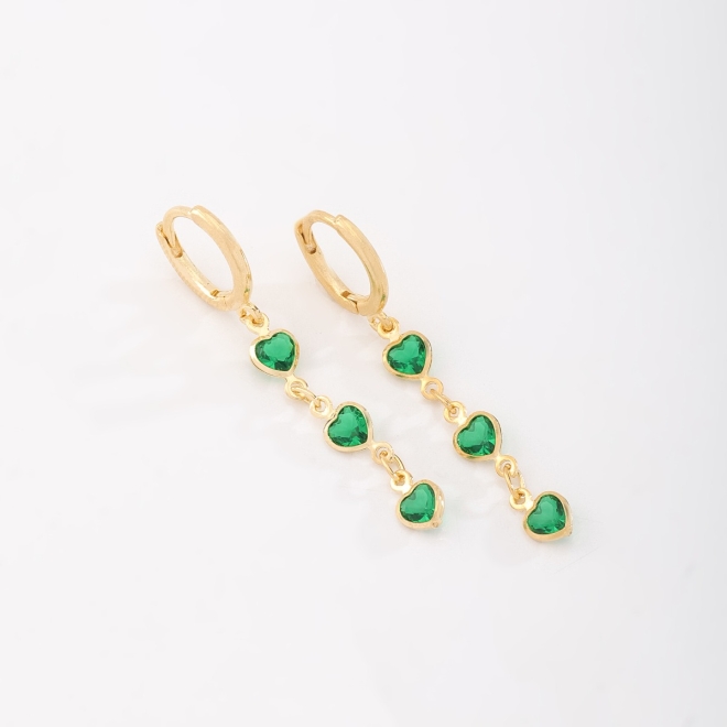 AC-0947 BRINCO BANHADO A OURO 18K EM FORMATO DE ARGOLA COM PINGENTES EM CORAÇÃO