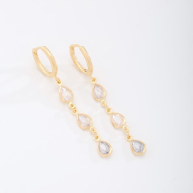 AC-0958 BRINCO BANHADO A OURO 18K COM ARGOLA E PINGENTES EM FORMATO DE GOTA  EM ZIRCÔNIAS