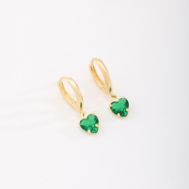 AC-1015 BRINCO BANHADO A OURO 18K EM FORMATO DE ARGOLA COM PINGENTE DE CORAÇÃO