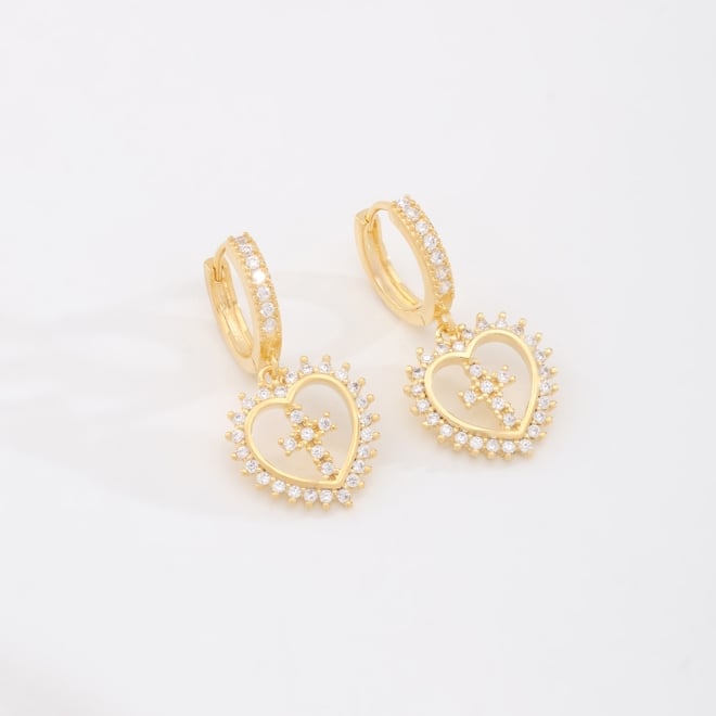AC-1024 BRINCO ARGOLINHA CLICK BANHADO A OURO 18K COM PINGENTE DE CORAÇÃO CRAVEJADO EM ZIRCÔNIAS E DETALHE DE CRUZ 