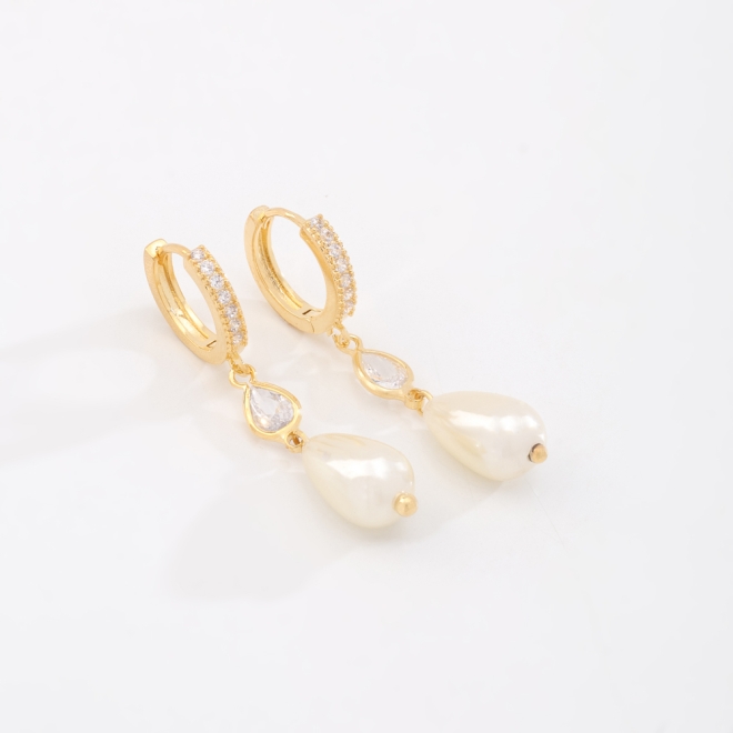 AC-1026 -BRINCO BANHADO A OURO 18K  DE ARGOLA COM DETALHES CRAVEJADO