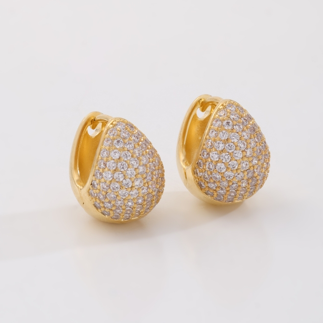 AC-1097 BRINCO BANHADO A OURO 18K  DE GOTA COM SUPERFÍCIE CRAVEJADA