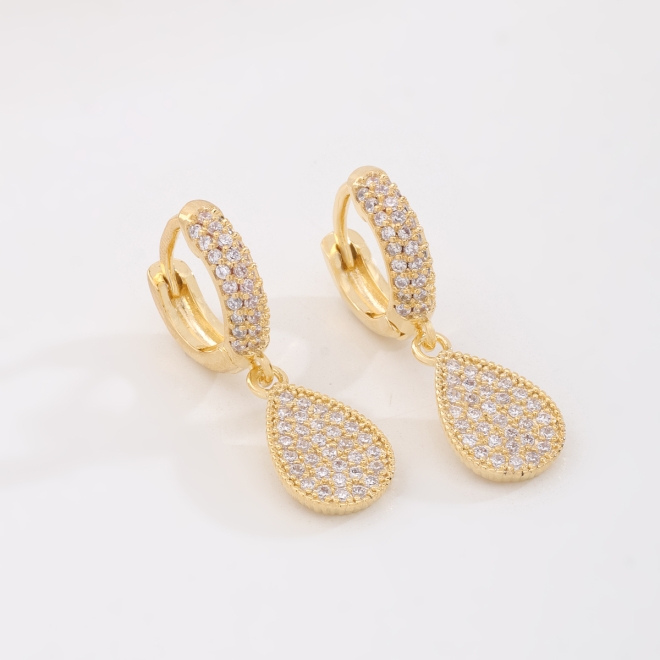AC-1098 BRINCO ARGOLA BANHADO A OURO 18K EM GOTA CRAVEJADO 