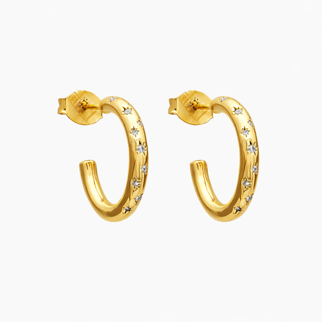 AGL-00028 BRINCO BANHADO A OURO 18K EM FORMATO DE ARGOLA COM DETALHES EM ESTRELAS 