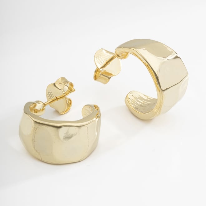 AGL-00193 ARGOLA BANHADO A OURO 18K LARGA COM DESIGN MINIMALISTA E FORMATO ORGÂNICO