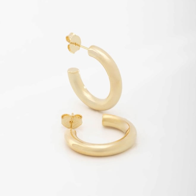 AGL-00226 BRINCO BANHADO A OURO 18K EM FORMATO DE ARGOLA LISA