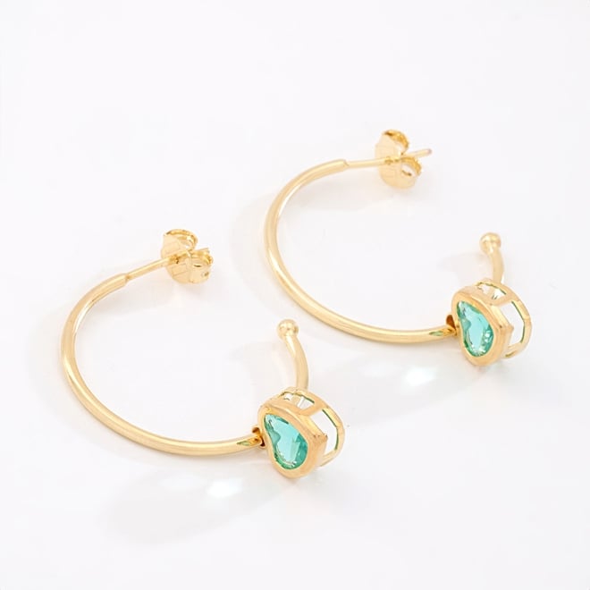 AGL-00240 BRINCO BANHADO A OURO 18K EM FORMATO DE ARGOLA COM PINGENTE EM CORAÇÃO