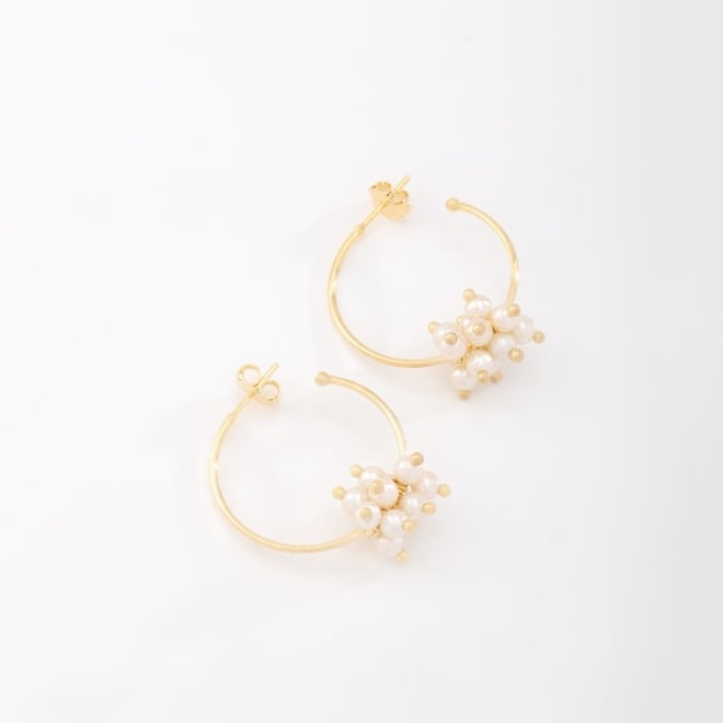 AGL-00247 BRINCO BANHADO A OURO 18K COM ARGOLA E CACHO DE PÉROLAS