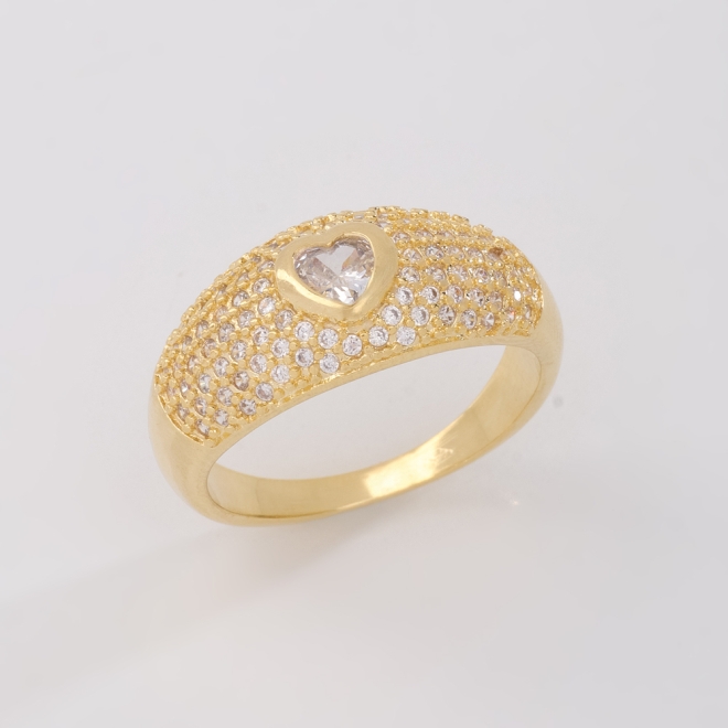 AN-01900 ANEL BANHADO A OURO 18K COM DESIGN ROMÂNTICO E FAIXA FRONTAL CRAVEJADA EM ZIRCÔNIAS