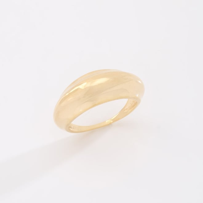 AN-01926 ANEL BANHADO A OURO 18K COM DESIGN LISO E ACABAMENTO POLIDO