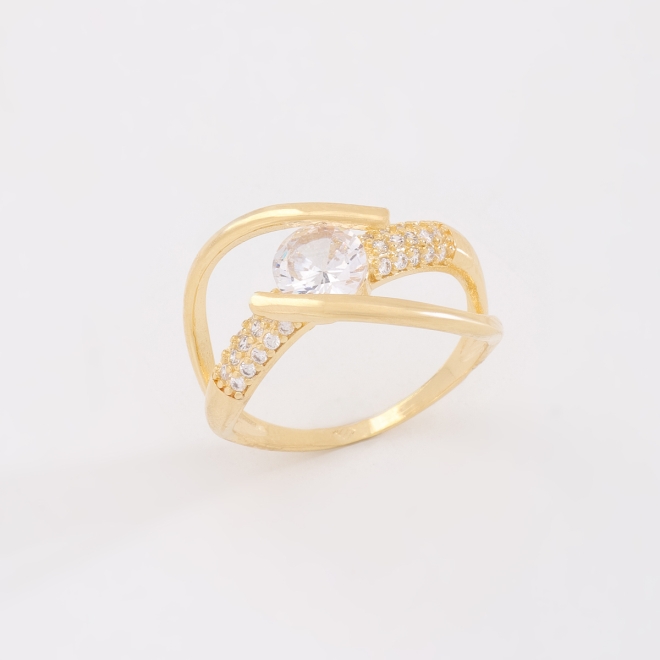 AN-01929 ANEL BANHADO A OURO 18K COM DESIGN MODERNO E DETALHES CRAVEJADOS