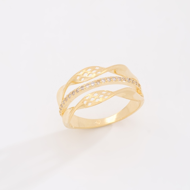 AN-01938 ANEL BANHADO A OURO 18K COM DESIGN EM AROS ENTRELAÇADOS CRAVEJADA EM ZIRCÔNIA