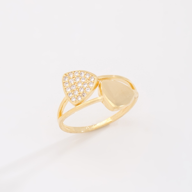 AN-01944 ANEL BANHADO A OURO 18K COM DESIGN EM FORMAS GEOMÉTRICAS E ZIRCÔNIAS