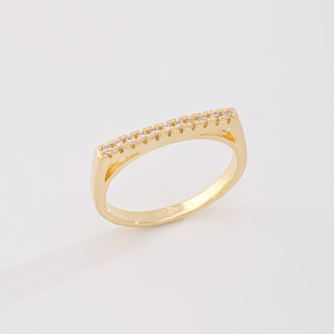 AN-01954 ANEL BANHADO A OURO 18K COM FILEIRA CRAVEJADA EM ZIRCÔNIA