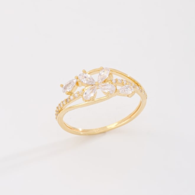 AN-01981 ANEL BANHADO A OURO 18K COM DESIGN FLORAL E PÉTALAS EM ZIRCÔNIAS