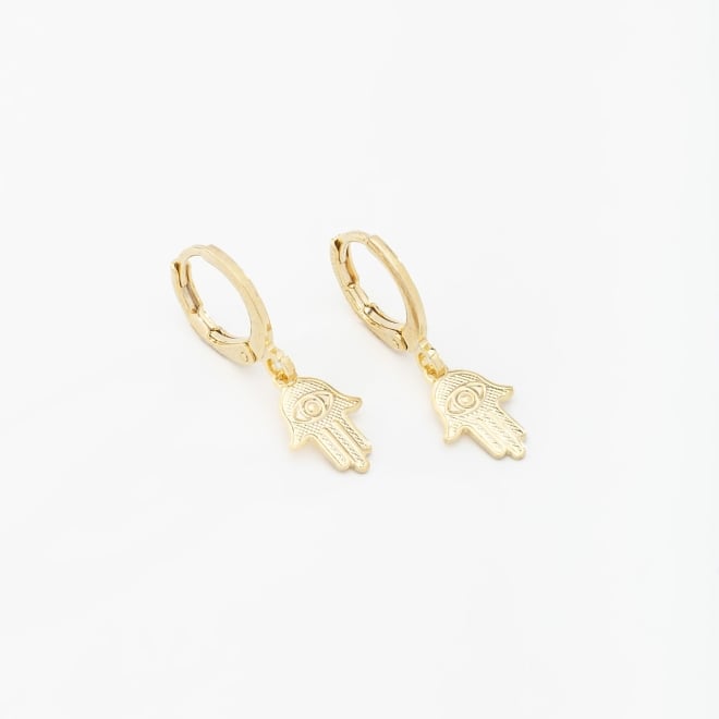 AQ-00003 BRINCO BANHADO A OURO 18K ARGOLA COM PINGENTE EM FORMATO DE MÃO DE FÁTIMA