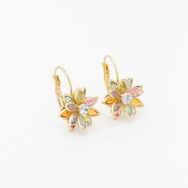 AQ-00047 BRINCO ARGOLA ESTILO GANCHO BANHADO A OURO 18K COM PINGENTE EM FORMATO DE FLOR