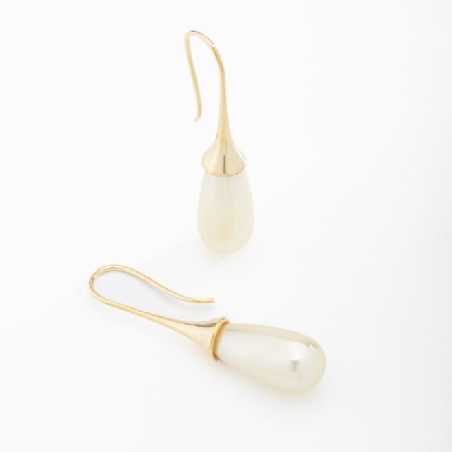 AQ-00193 BRINCO BANHADO A OURO 18K COM PÉROLA GOTA