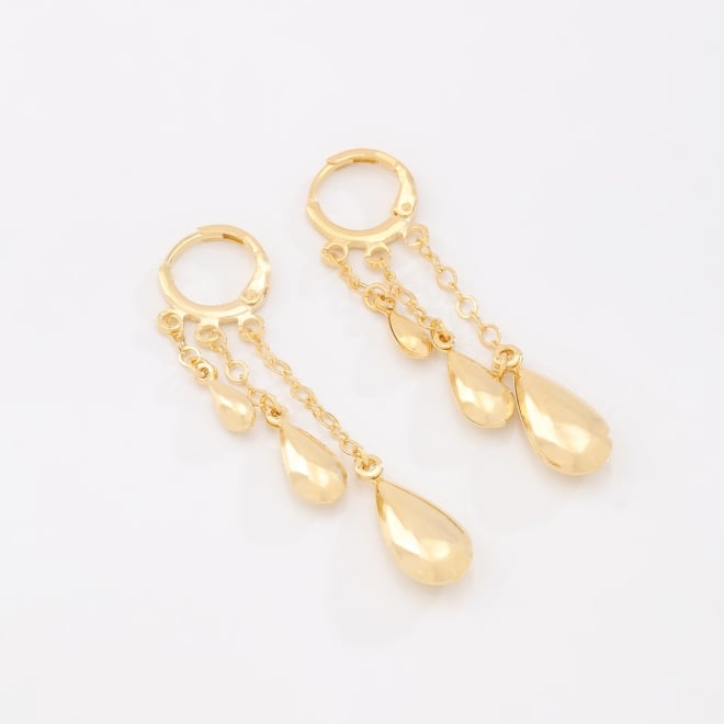 AQ-00198 BRINCO BANHADO A OURO 18K DE ARGOLA COM PINGENTES MÚLTIPLOS EM GOTAS.