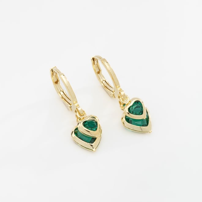 AQ-00221 BRINCO BANHADO A OURO 18K EM FORMATO DE ARGOLA COM PINGENTE DE CORAÇÃO DUPLO
