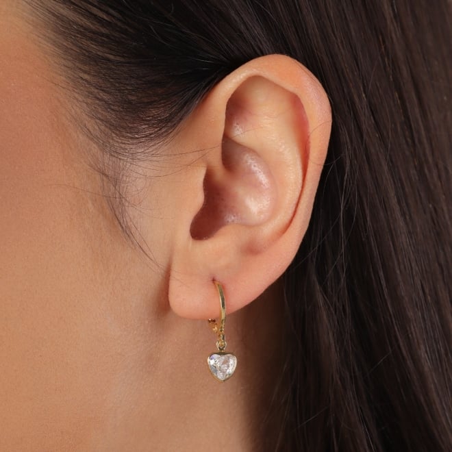 AQ-00270 BRINCO ARGOLA BANHADO A OURO 18K COM PINGENTE DE CORAÇÃO EM ZIRCÔNIA