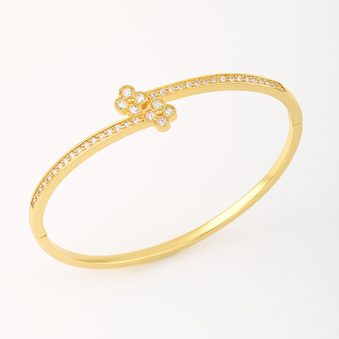BL-00076 BRACELETE BANHADO A OURO 18K COM DETALHES EM ZIRCÔNIAS E DOIS CHARMS EM FORMATO DE TREVO
