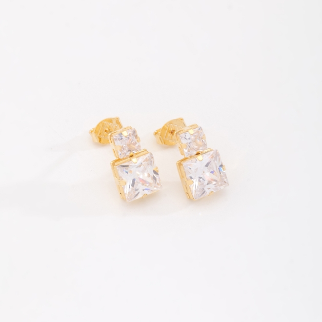 BR-00049 BRINCO BANHADO A OURO 18K COM DUPLA ZIRCONIA EM FORMATO QUADRADO 