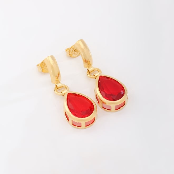 BR-00152 BRINCO BANHADO A OURO 18K COM PEDRA EM FORMATO DE GOTA FACETADA