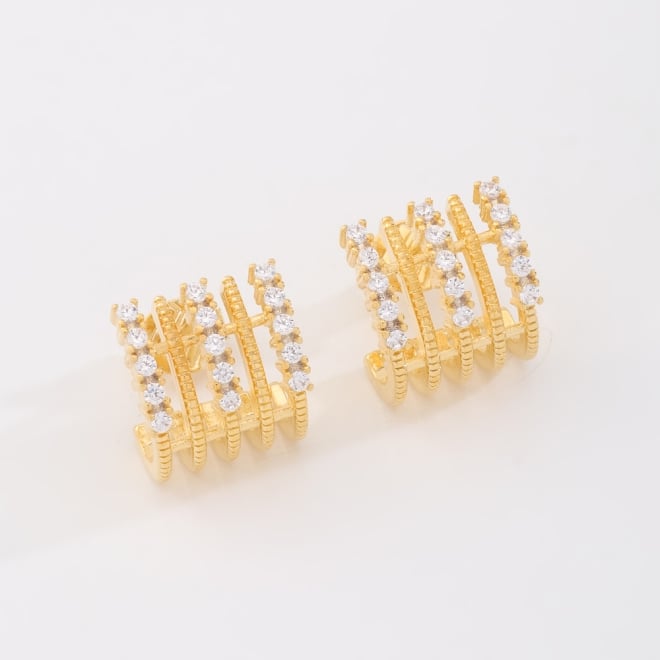 Br-00427 BRINCO BANHADO A OURO 18K COM DESIGN EM ARGOLAS  EM ZIRCÔNIAS