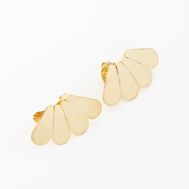 BR-01515 BRINCO BANHADO A OURO 18K COM DESIGN EM PÉTALAS