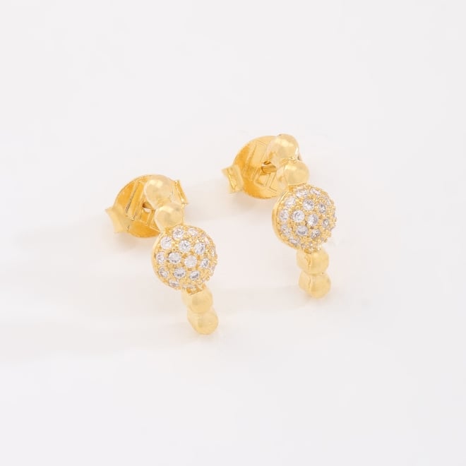 BR-01525 BRINCO BANHADO A OURO 18K COM ESFERA CRAVEJADA E DETALHES EM BOLINHAS