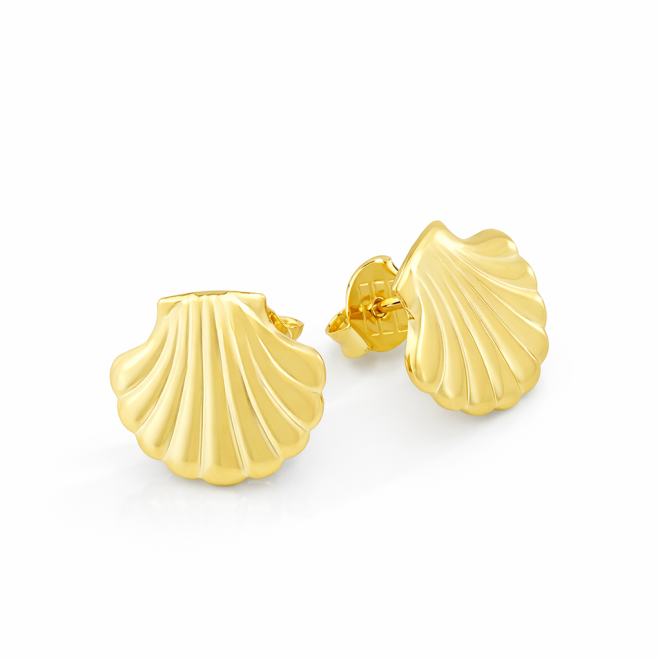 BR-01585 BRINCO BANHADO A OURO 18K COM DESIGN EM FORMATO DE CONCHA