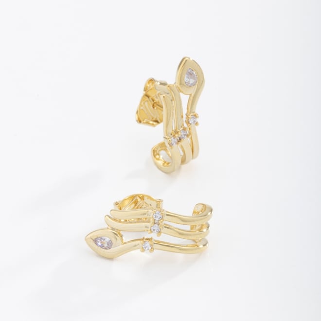 BR-01632 BRINCO BANHADO A OURO 18K COM DESIGN ORGÂNICO EM TRAÇOS CURVOS
