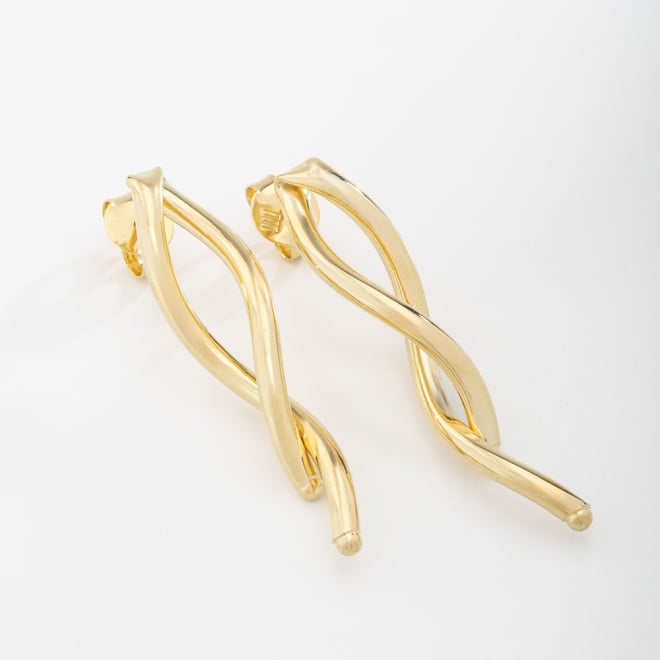 BR-02004 BRINCO BANHADO A OURO 18K COM DESIGN ALONGADO TORCIDO