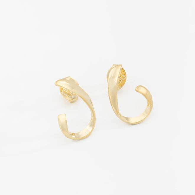 BR-02615-BRINCO CURVO COM DESIGN MINIMALISTA