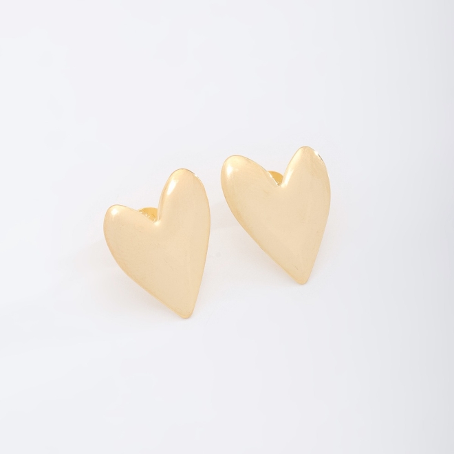 BR-02777-BRINCO BANHADO A OURO 18K DE CORAÇÃO COM ACABAMENTO LISO