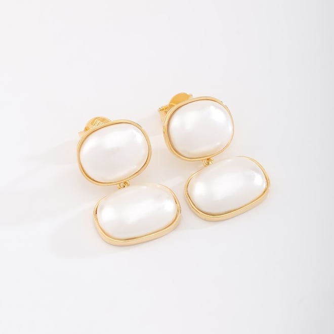 BR-02809 BRINCO BANHADO A OURO 18K COM PÉROLAS OVAIS 