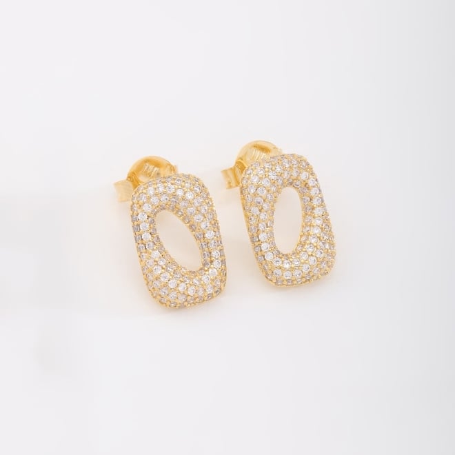 BR-02856-BRINCO BANHADO A OURO 18K EM FORMATO OVAL VAZADO