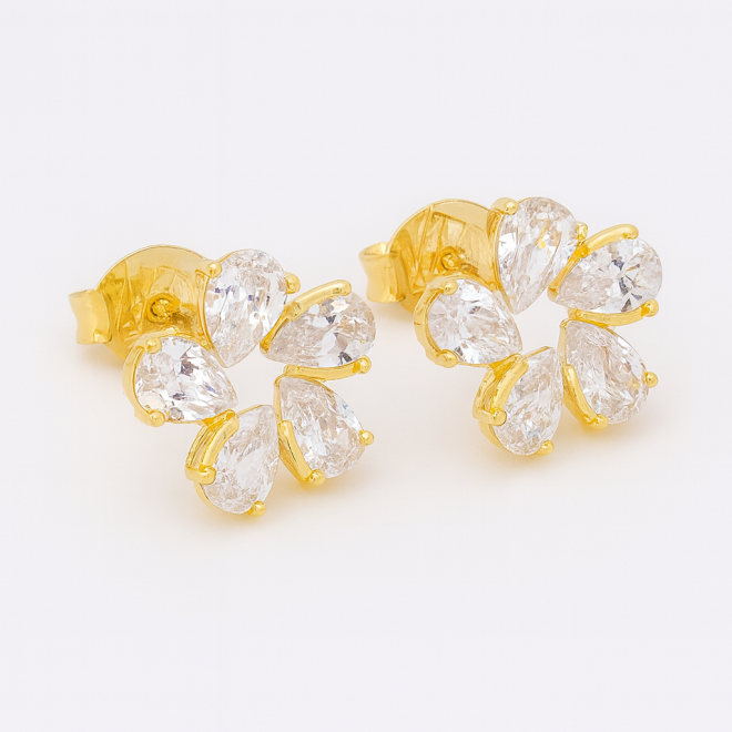 BR-02998 BRINCO BANHADO A OURO 18K EM FORMATO DE FLOR EM ZIRCÔNIAS