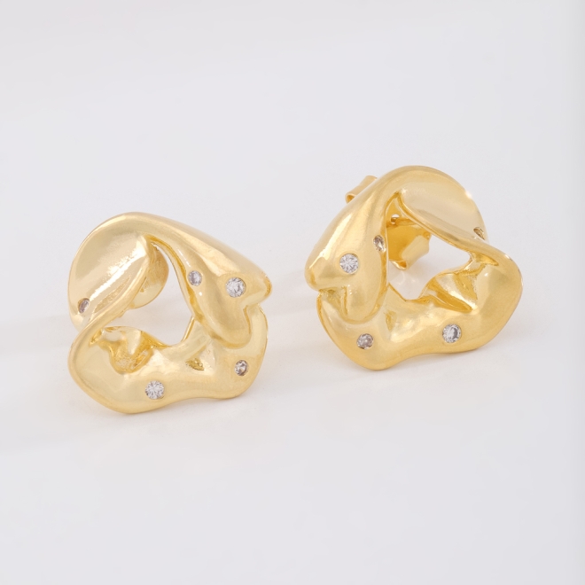BR-03054 BRINCO BANHADO A OURO 18K COM DESIGN ORGÂNICO 