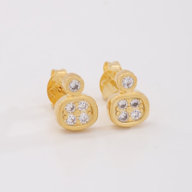BR-03059 BRINCO BANHADO A OURO 18K COM DESIGN DELICADO E CONTEMPORÂNEO