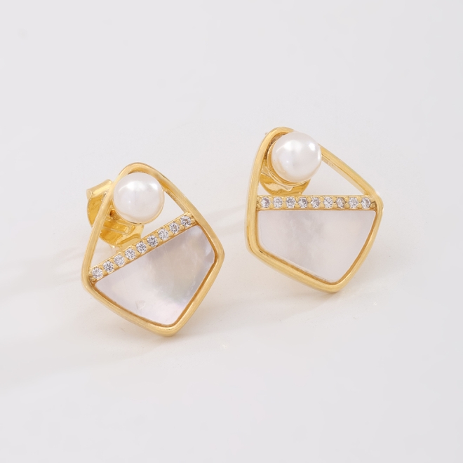 BR-03061 BRINCO BANHADO A OURO 18K COM DESIGN GEOMÉTRICO