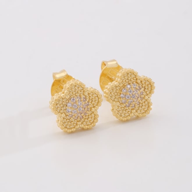 BR-03120 BRINCO BANHADO A OURO 18K EM FORMATO DE FLOR COM DETALHES EM ZIRCÔNIAS