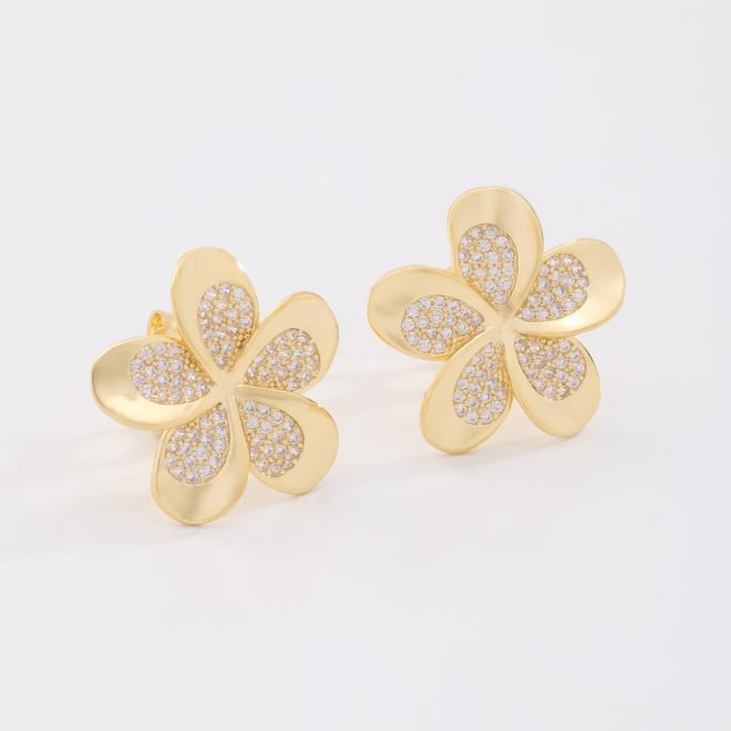 BR-03123 BRINCO BANHADO A OURO 18K DE FLOR COM PÉTALAS EM DETALHES DE ZIRCÔNIAS