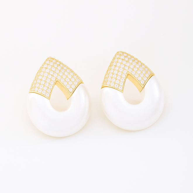 BX-0283 BRINCO BANHADO A OURO 18K COM DESIGN MODERNO EM FORMATO DE GOTA