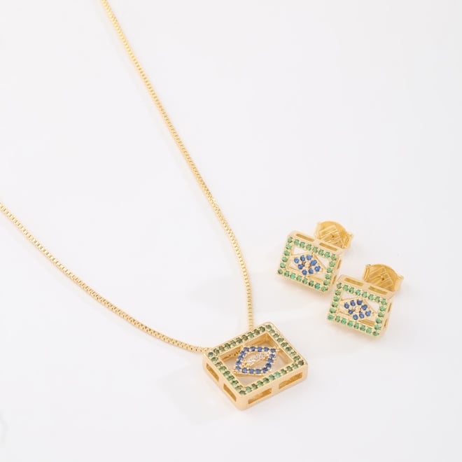 CB-00006 CONJUNTO BANHADO A OURO 18K COM FORMATO RETANGULAR NAS CORES DA BANDEIRA DO BRASIL.