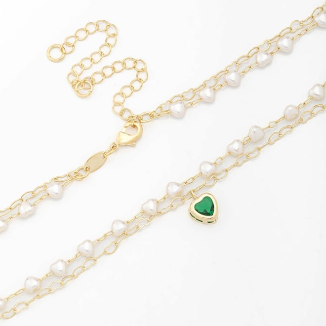 CH-0267 CHOKER COM DETALHES DE PÉROLAS E PINGENTE EM FORMATO DE CORAÇÃO