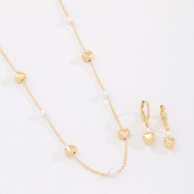 CI-00091 CONJUNTO INFANTIL BANHADO A OURO 18K COM DETALHES EM CORAÇÃO E PÉROLAS