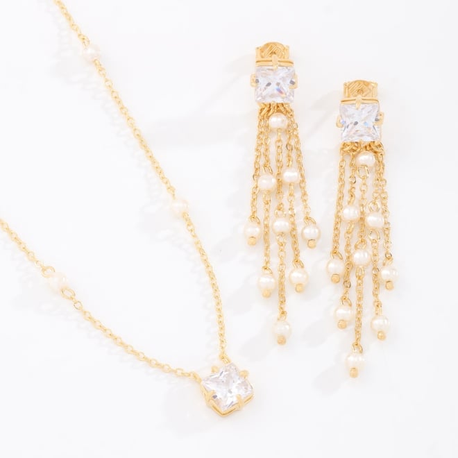 CJ-00030 CONJUNTO BANHADO A OURO 18K COM PEDRA EM ZIRCÔNIA LAPIDADA E DETALHES EM PÉROLAS